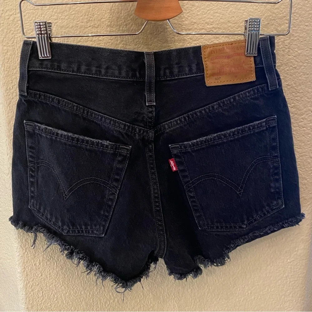 LEVI’S 501 Black Distressed Rip Raw Hem Denim Shorts Size 25
